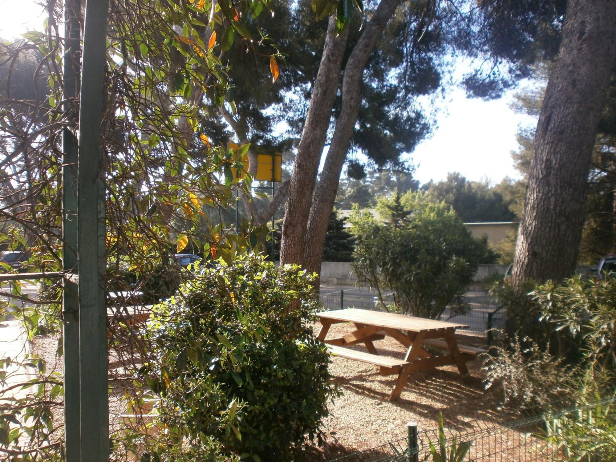 Hotel Parc Azur - Toulon Ollioules Bagian luar foto